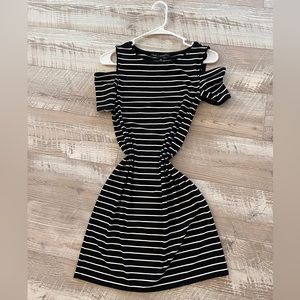 White House Black Market Womens Open Shoulder Striped Dress